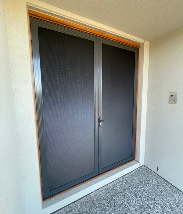 Rollit Shutters And Blinds