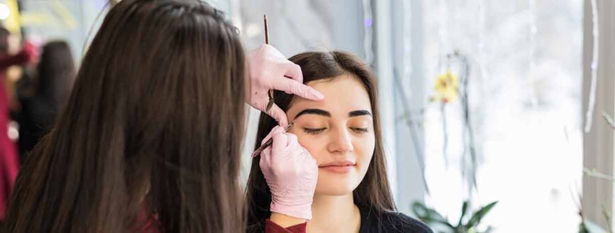 How Much Does Eyebrow Threading Cost? [2025]