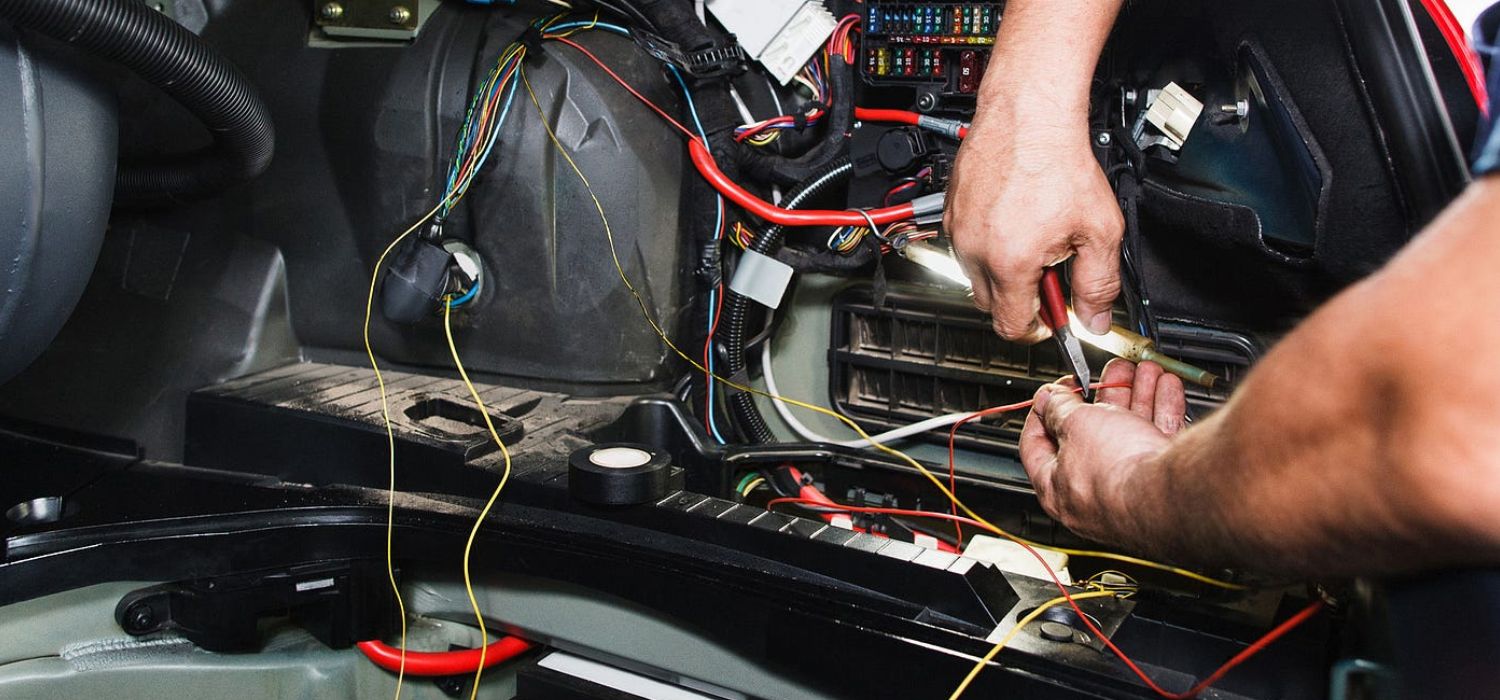 2024/07/car-electrical-repair-1721729176.jpg