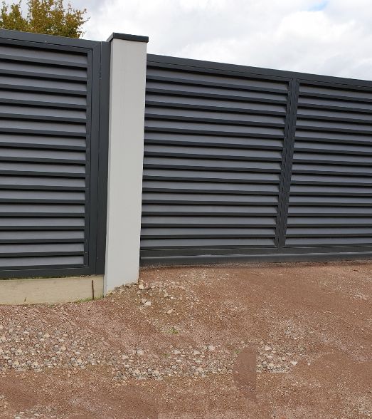 Fencing In Darwin River