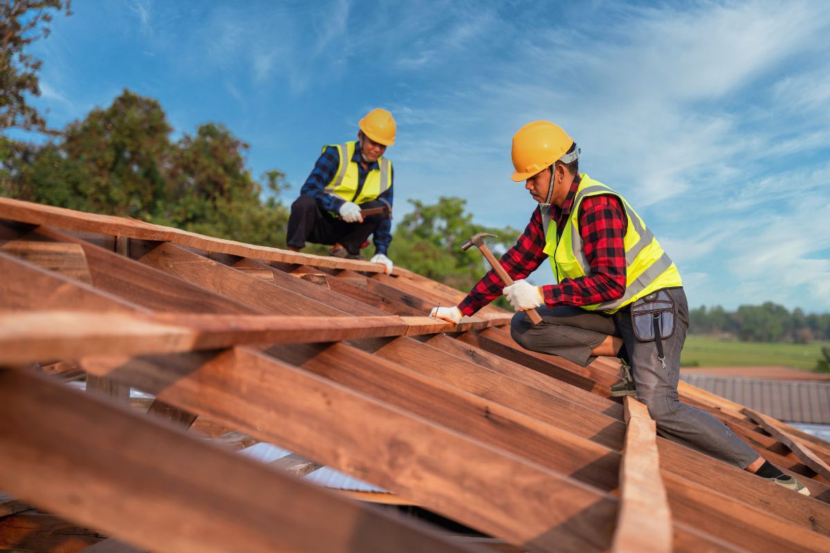 How Much Roofing Carpenters Charge?