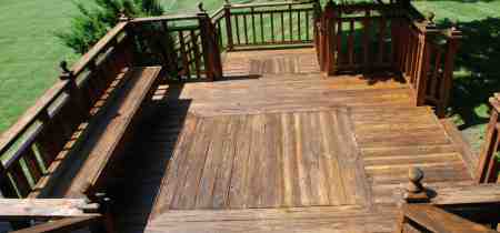 How much does staining a deck cost?