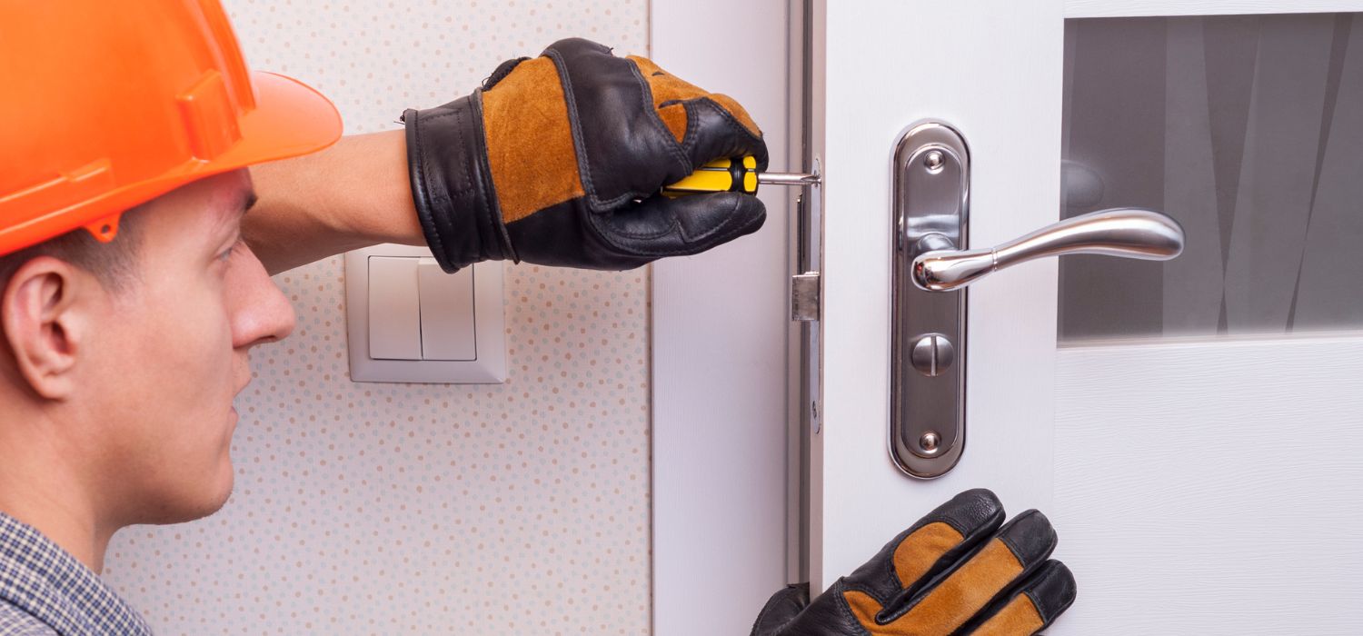 2025/06/door-repair-11750394423.jpg